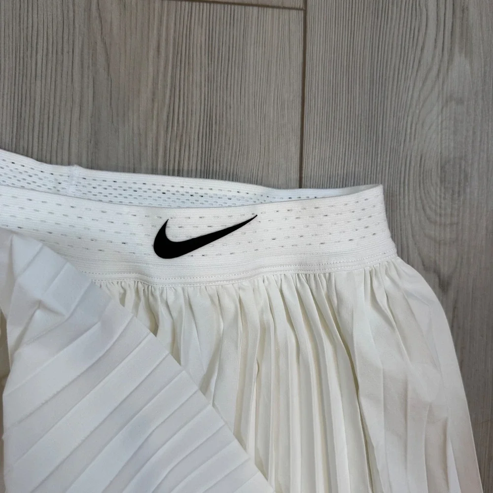 Nike DX1404-100 Dri-Fit Pleated Club Tennis Skort White Womens Large